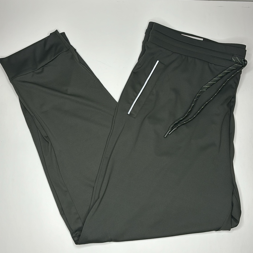 32 Degrees Men’s pull on sweatpants/jogger 2XL military green NWT